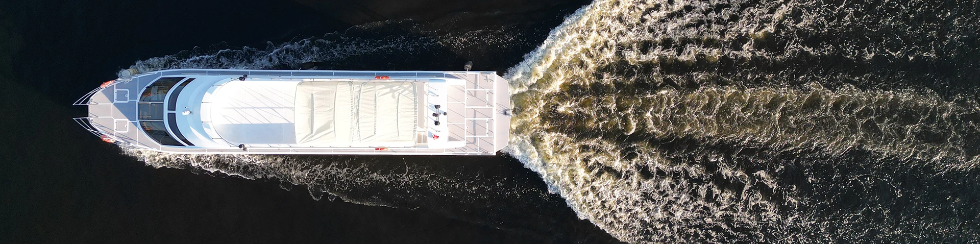Bateau à passagers monochull