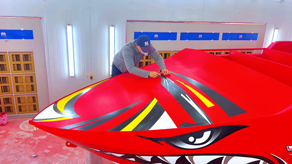 Boats commerciaux de Lawada: embrassant la technologie de peinture, dites au revoir aux autocollants!