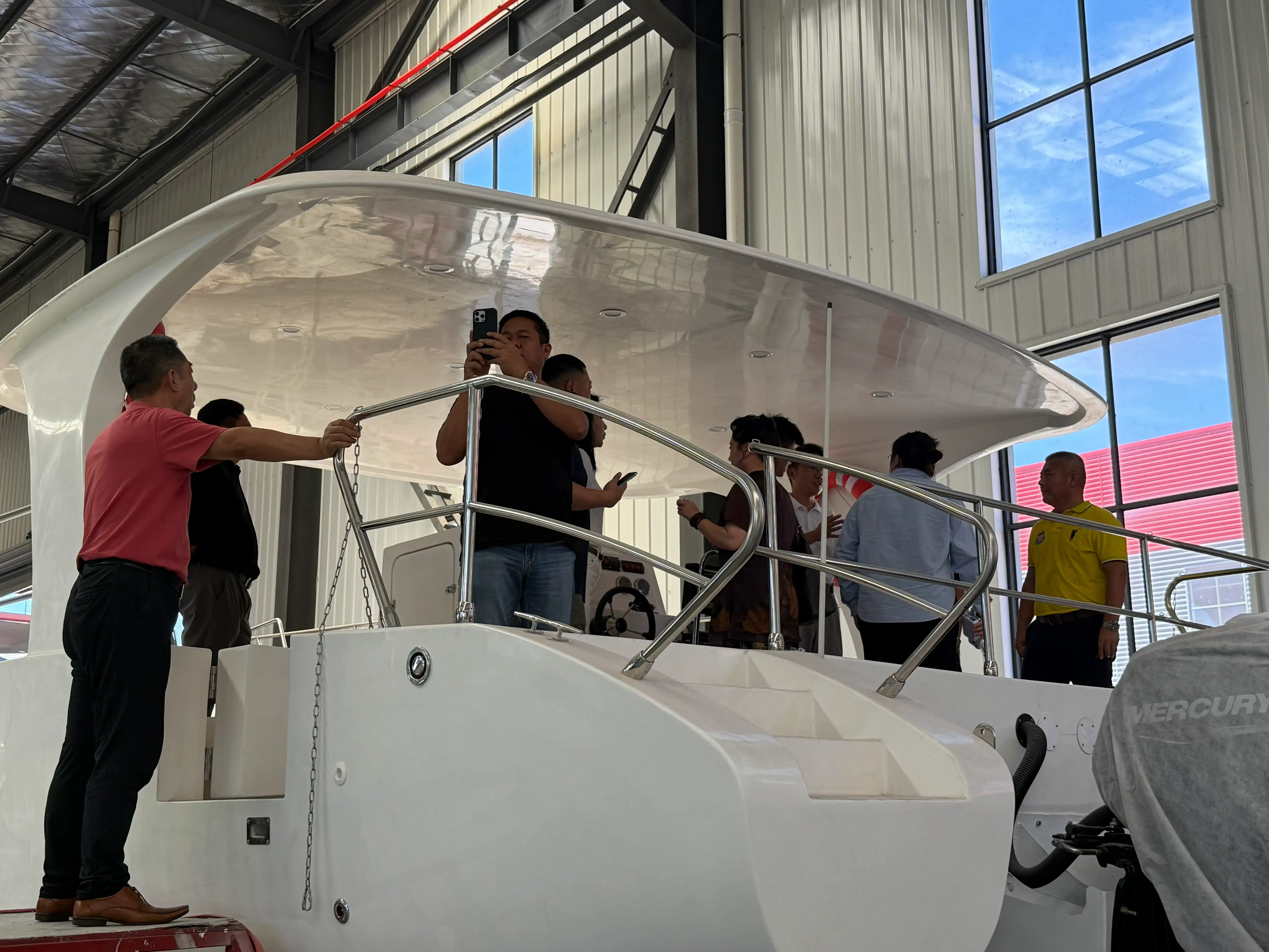 Des clients indonésiens visitent LAWADA® pour une inspection d'usine