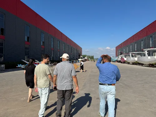 LAWADA® reçoit des partenaires pakistanais pour une visite d'usine et une communication commerciale